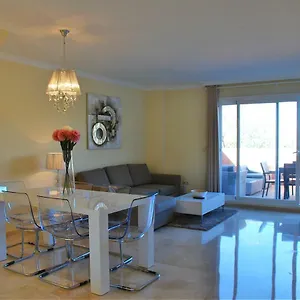 fantastic-sea-and-golf-view-apartment.es-andalucia.com/